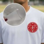 camiseta com escudo de time de futebol feito com transfer de impressão para patch 3D
