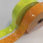 1 rolo de faixa refletiva para colete amarela e 1 rolo de faixa refletiva para colete laranja