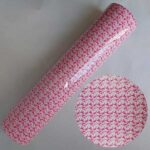 Detalhes do filme de recorte com estampa do outubro rosa