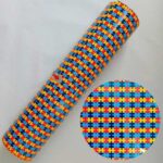 Detalhes do filme de recorte com o símbolo do autismo (peças de quebra cabeças)