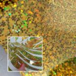 detalhe do filme de recorte holográfico dourado efeito lantejoula e imagem do filme de recorte dourado holográfico aplicado