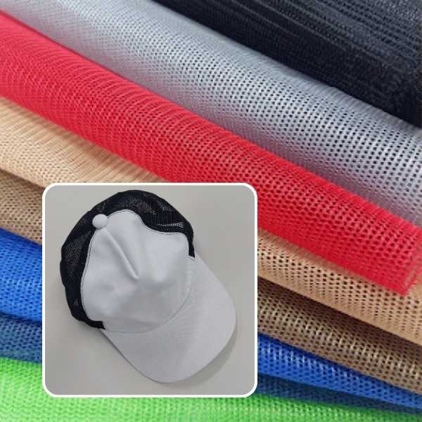 arte com telinha para boné de várias cores e imagem de boné fabricado com telinha preta